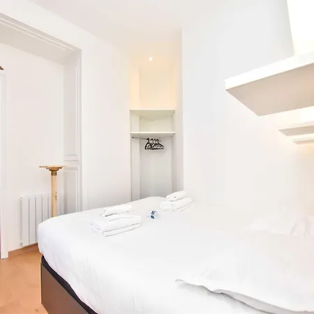 Appartement Rare Golden Triangle Amazing 1br With Terrace Office - Bail Mobilite