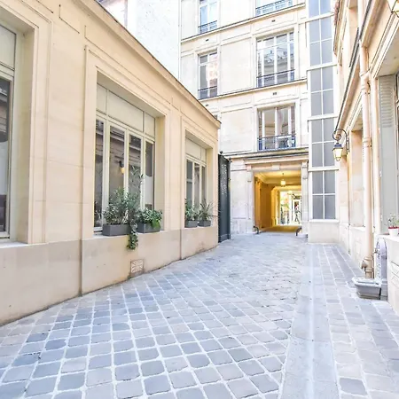 Appartement Rare Golden Triangle Amazing 1br With Terrace Office - Bail Mobilite